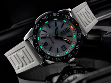 Load image into Gallery viewer, Luminox 3128