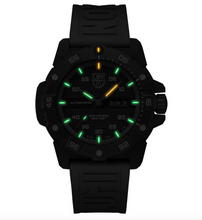 Load image into Gallery viewer, Luminox 3862 Automatic