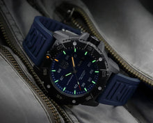 Load image into Gallery viewer, Luminox 3863