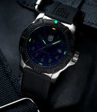 Load image into Gallery viewer, LUMINOX 2133, MANTA RAY STEEL SERIES
