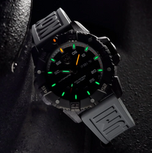 Load image into Gallery viewer, Luminox 3862 Automatic
